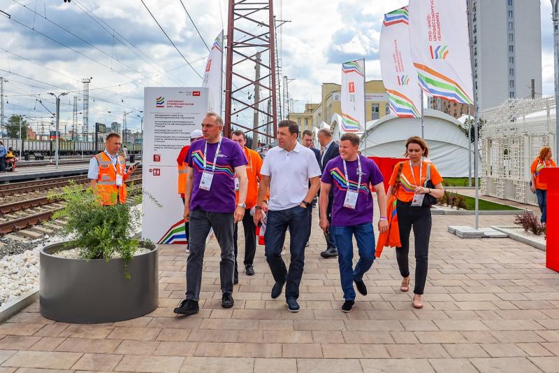 Евгений Куйвашев и Олег Белозёров встретились с участниками финала Чемпионата профессионалов ОАО «РЖД» и оценили инфраструктуру, созданную благодаря проведению соревнований 