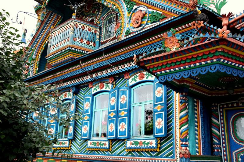 Стоит в Кунаре терем-изба…