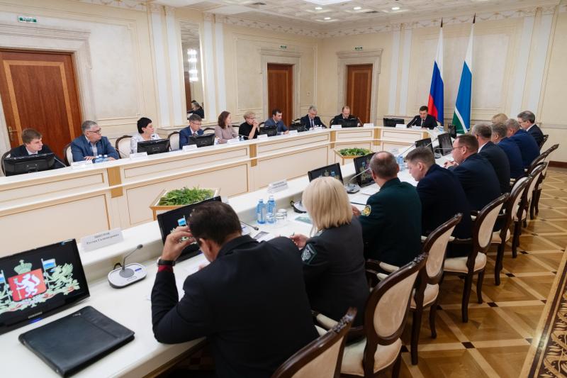 Евгений Куйвашев призвал активизировать работу по недопущению на рынок Свердловской области фальсификата