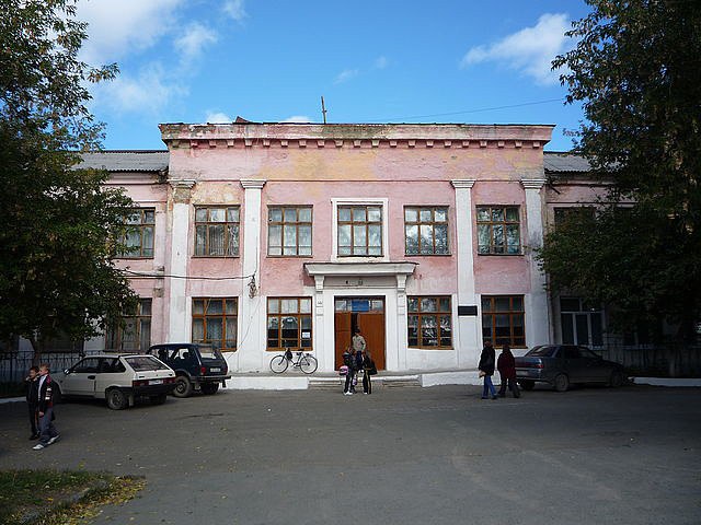 80 ступеней школьных сентябрей…