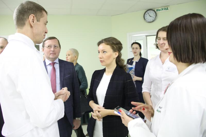 Уполномоченный при Президенте РФ по правам ребенка высоко оценила квалификацию персонала областного перинатального центра