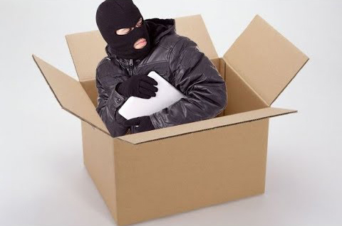 Посылка с песком и гаечным ключом