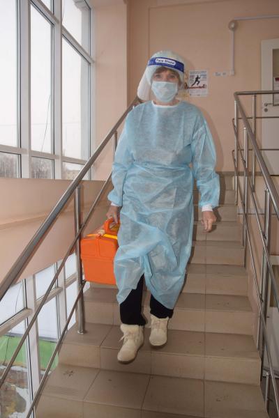 И в поликлинике, и на дому