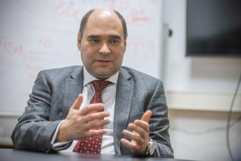 Замдиректора департамента Банка России по информационной безопасности Артем Сычев. Фото: Александр Корольков/РГ Замдиректора департамента Банка России по информационной безопасности Артем Сычев. Фото: Александр Корольков/РГ