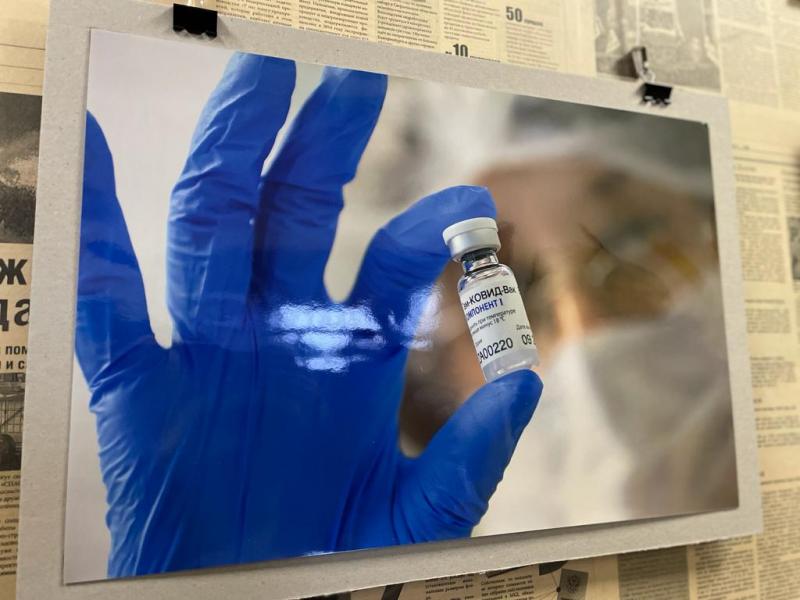 Фотовыставка к Году медицинского работника открылась в свердловском Доме журналистов