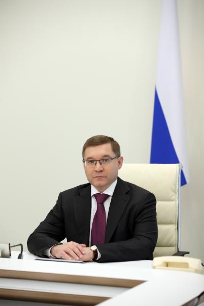 Владимир Якушев пожелал уральцам счастья, крепкого здоровья и благополучия, а Свердловской области – процветания