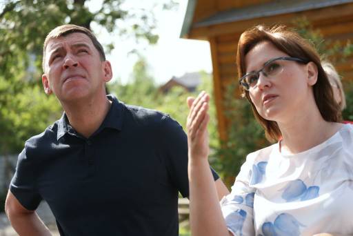 Евгений Куйвашев поручил решить вопрос с грантами для свердловских садоводов