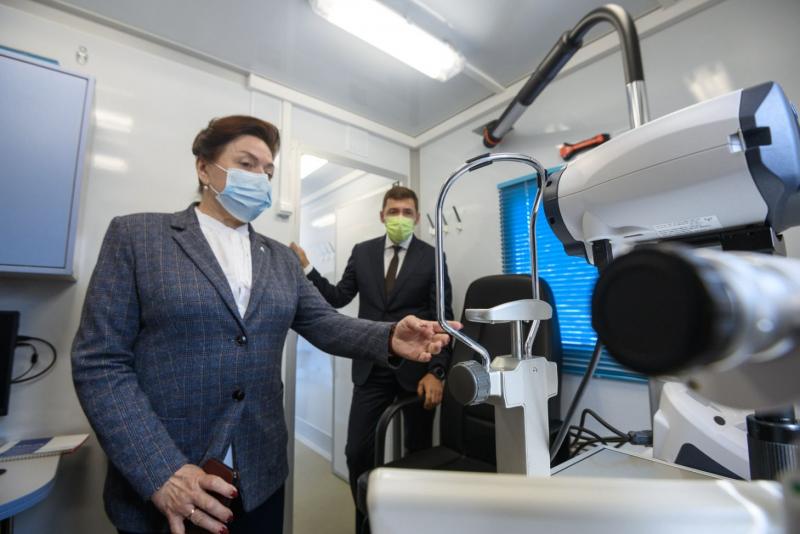 Евгений Куйвашев поручил Минздраву отправлять в этом году медицинские автопоезда в уральские сёла ещё чаще