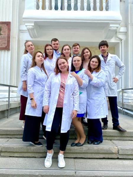 Анна Медведева со своими сокурсниками