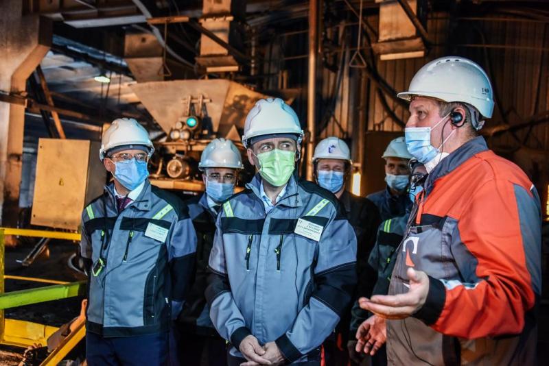 Евгений Куйвашев накануне Дня металлурга поздравил горожан с присвоением Каменску-Уральскому звания «Город трудовой доблести»