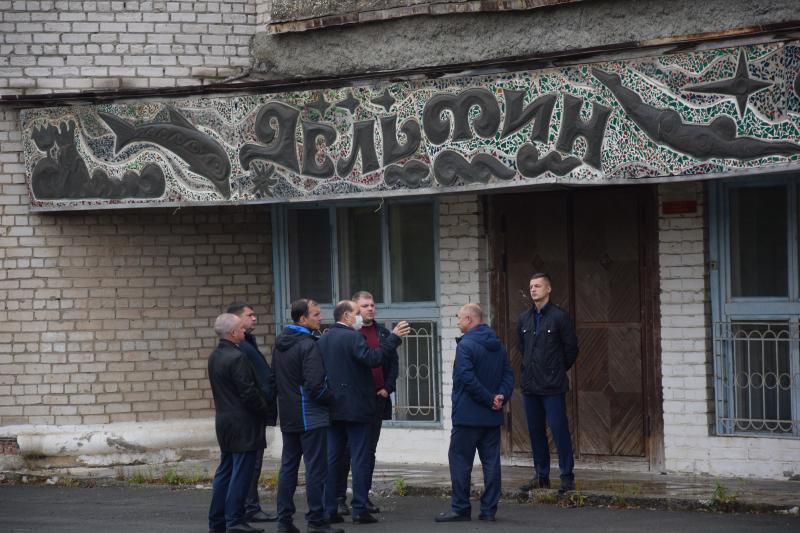 Дом построить, бассейн восстановить