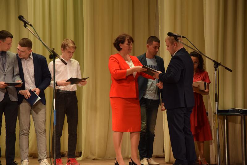 Позади учеба, на руках диплом