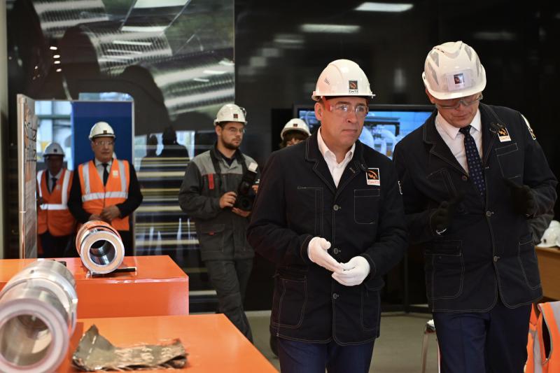 Глава региона оценил условия труда на предприятиях Каменска-Уральского и обозначил перспективы развития промкомплекса региона