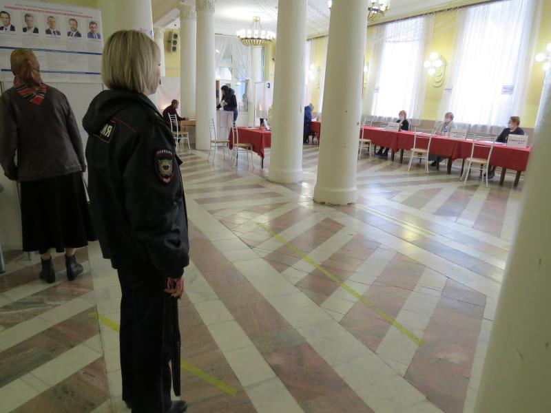 Правопорядок и безопасность в Единый день голосования обеспечили сотрудники МО МВД России «Невьянский»