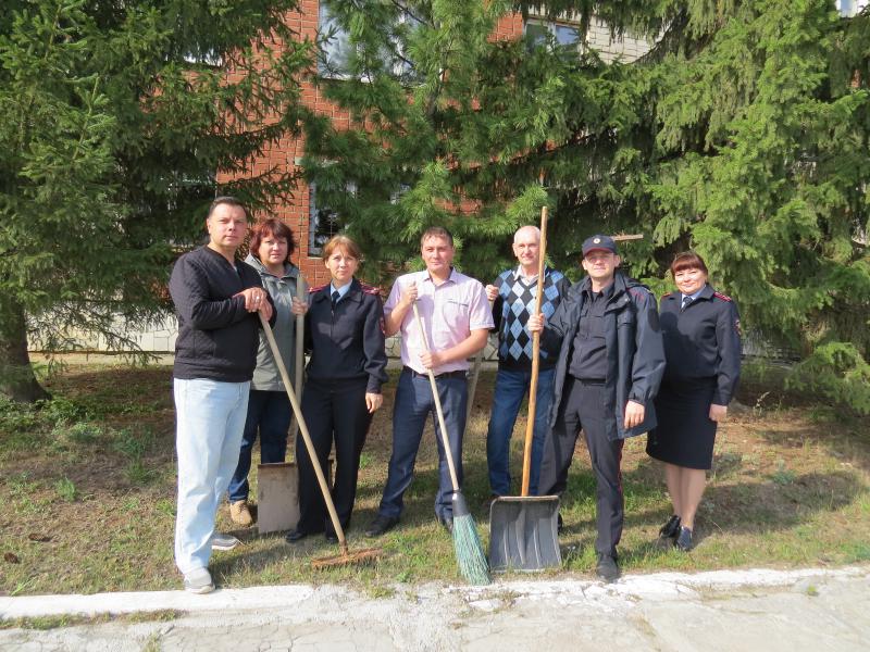 Сотрудники полиции Невьянска приняли участие во Всероссийском экологическом субботнике «Зеленая Россия-2022»