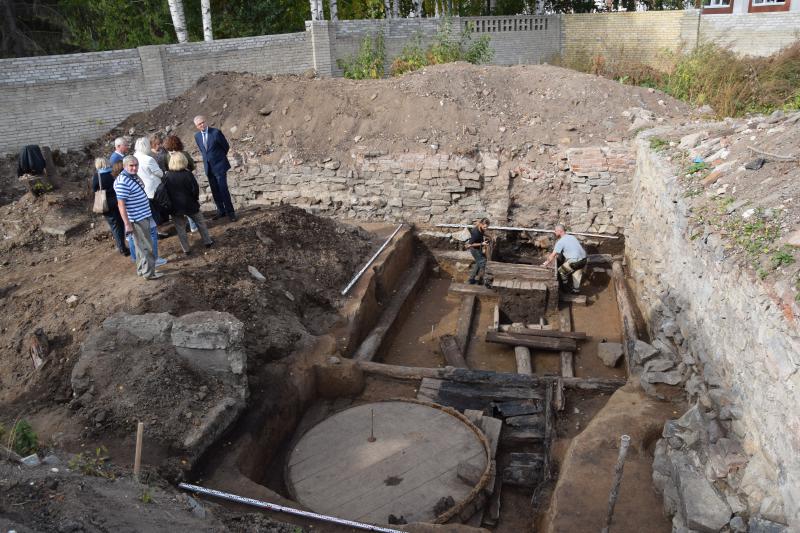 Где ни копни — история