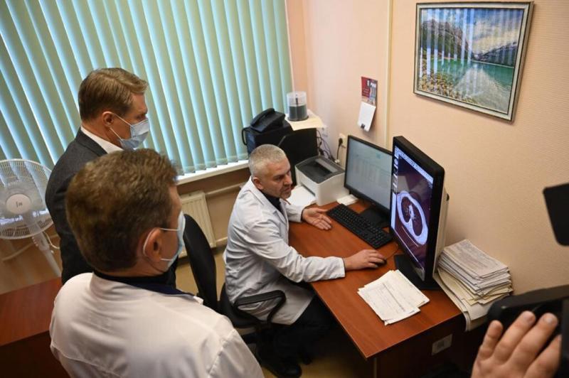 Министр здравоохранения РФ Михаил Мурашко оценил потенциал развития медицинской промышленности в Свердловской области