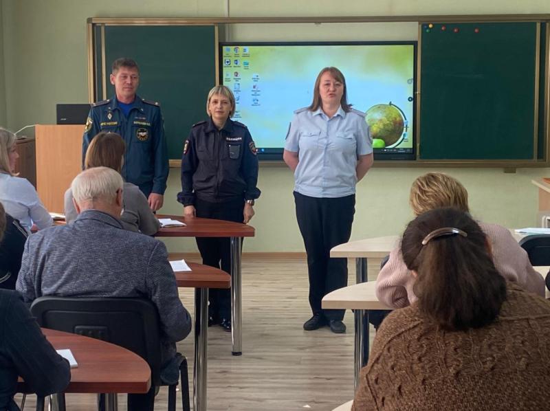 Сотрудники полиции Невьянска приняли участие в совещании с руководителями образовательных организаций Невьянского городского округа