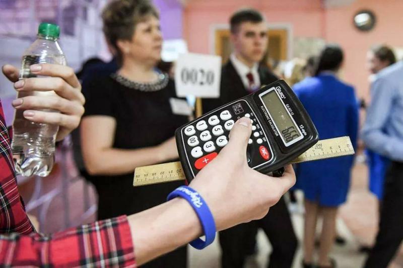 Эксперт Ященко рассказал, почему на ОГЭ по математике разрешили калькулятор