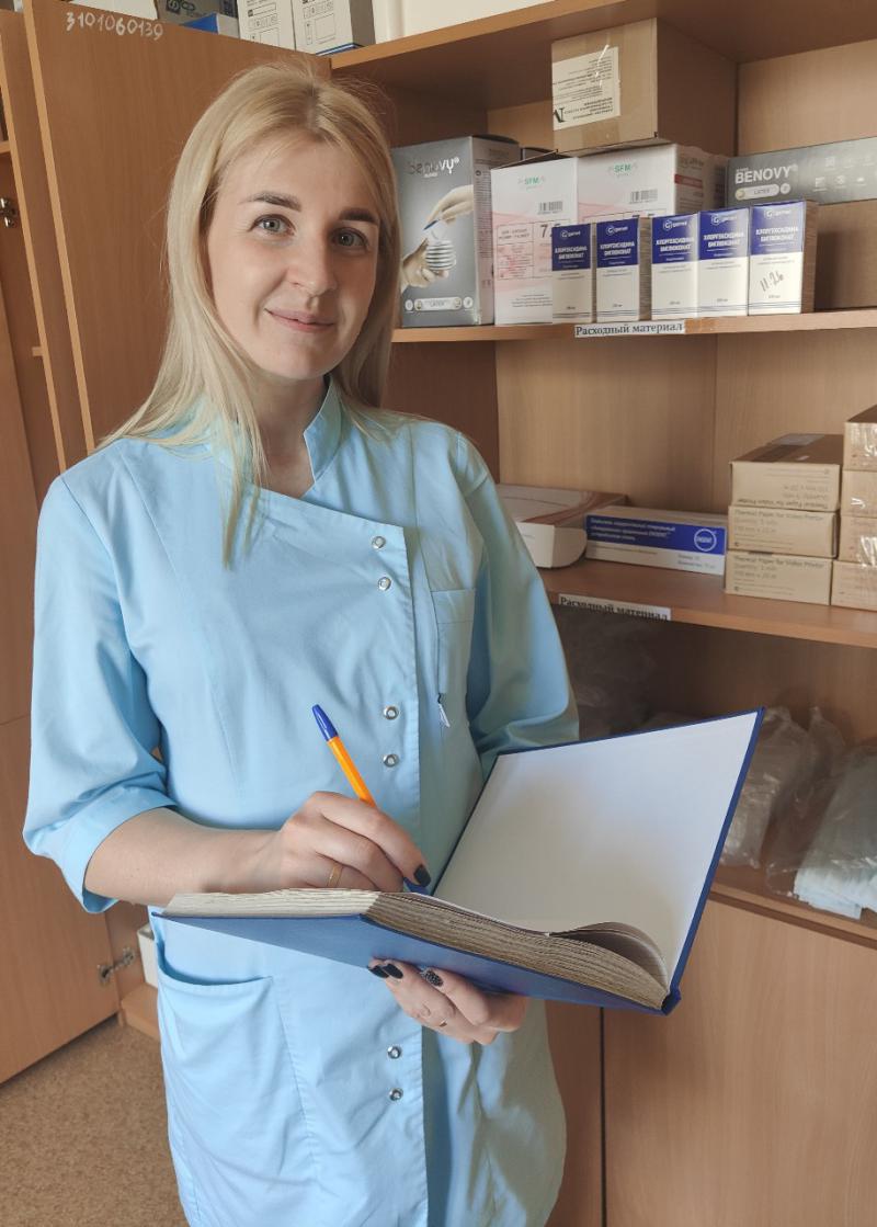 По профессии — сестра 