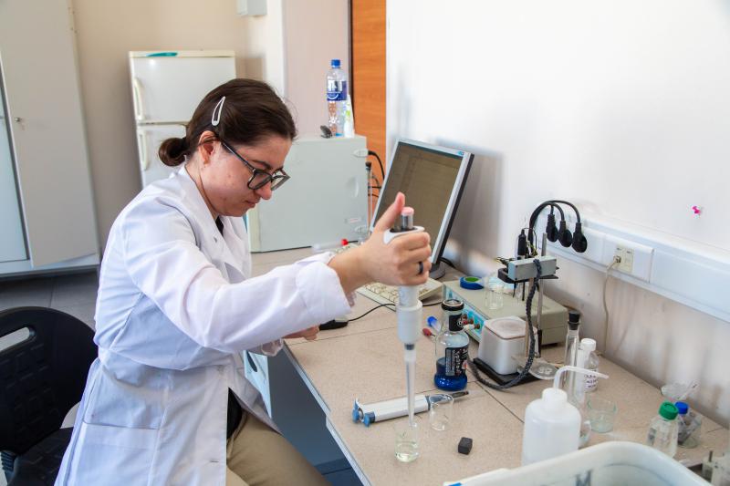 Разработка ученых УрГЭУ позволяет обнаружить в продуктах питания даже следы искусственных красителей