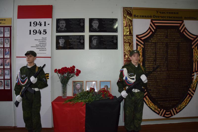 Есть на кого равняться школьникам поселка