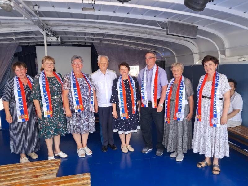 «Мы года и дни не считаем»