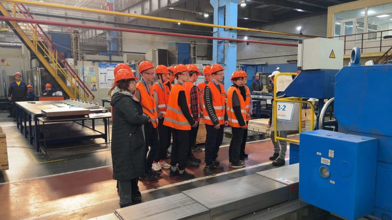 Свыше 20 тысяч уральских школьников заинтересовались программами «Профессионалитета» благодаря Дню открытых дверей