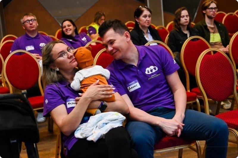 Меры поддержки молодых мам, инициированные Евгением Куйвашевым, согласовал профильный комитет Заксобрания