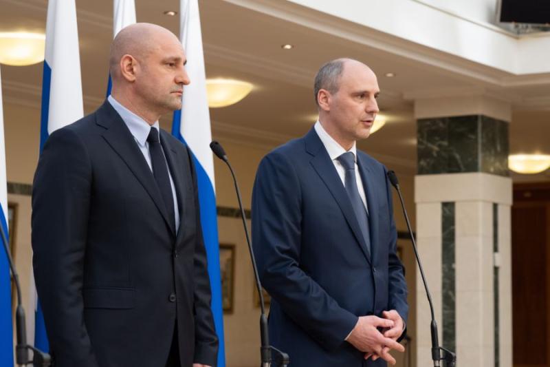 Полпред президента в УрФО Артём Жога представил врио губернатора Свердловской области Дениса Паслера