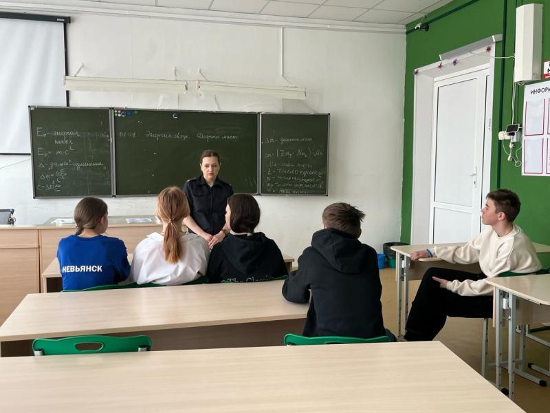 Полицейские Невьянска проводят профилактические беседы в рамках  общероссийской акции «Сообщи, где торгуют смертью»