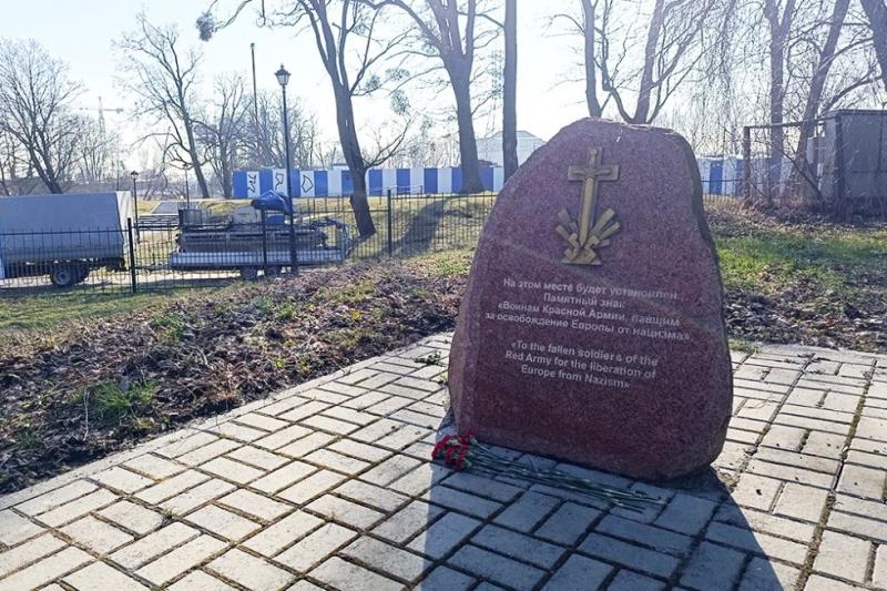 В Калининграде установят 30 копий снесенных в Европе памятников советским воинам