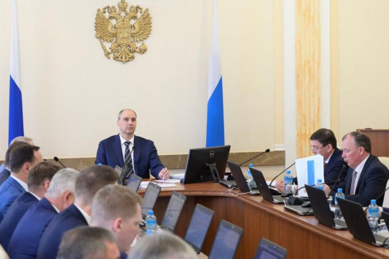 Денис Паслер поручил усилить работу по привлечению федеральных средств на развитие колледжей по проекту «Профессионалитет»