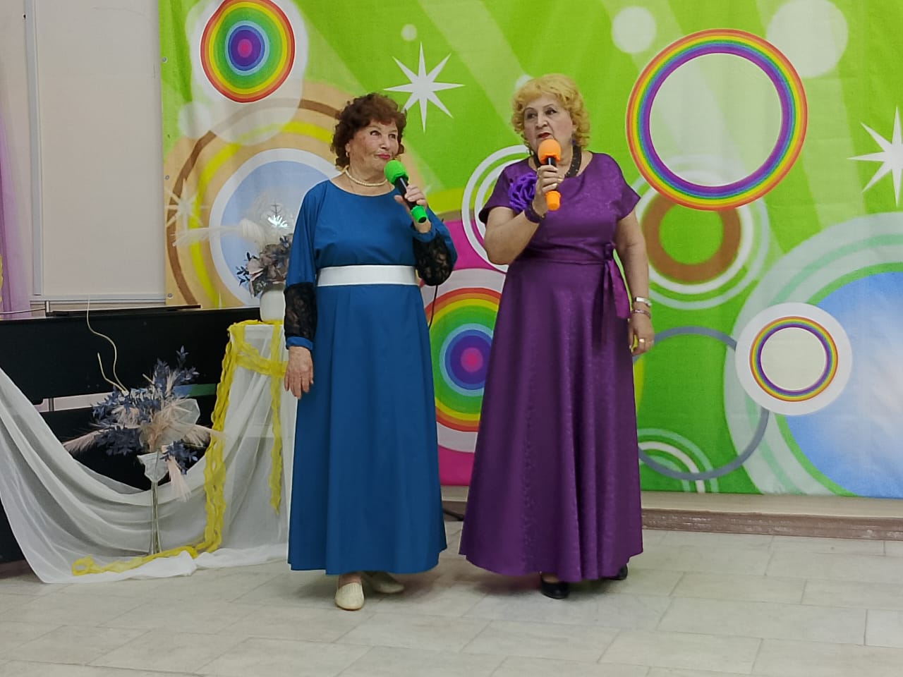 «Гляжу в глаза России»