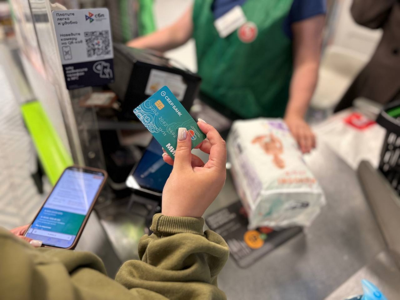 Более 100 молодых мам получили сертификаты на покупку товаров первой необходимости для новорождённых