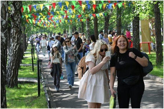 Мишустин рассказал о плане мероприятий по реализации молодежной политики