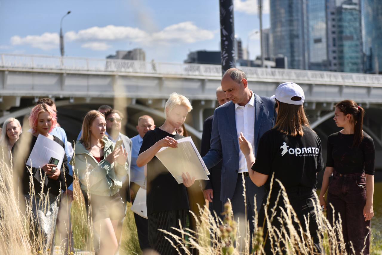 Денис Паслер поручил учитывать интересы жителей Екатеринбурга при благоустройстве набережных Исети и Ольховки в рамках проекта ФКГС