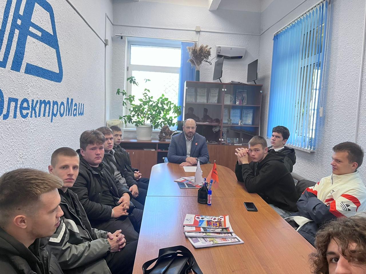 Компанию «ПромЭлектроМаш» посетили студенты, обучающиеся профессии «Сварщик» Уральского горнозаводского колледжа имени Демидовых