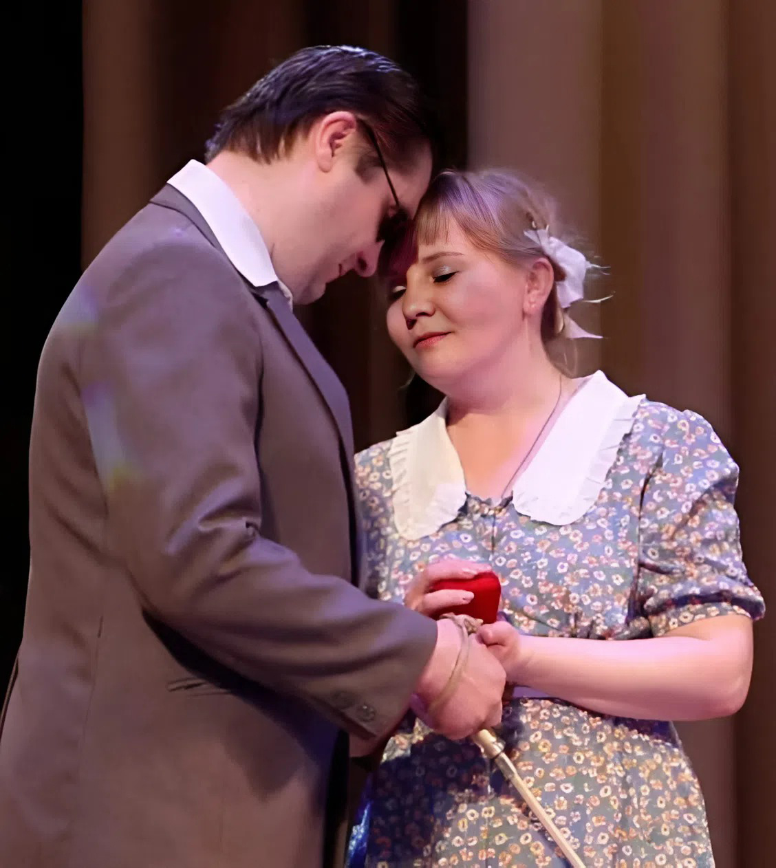 Артисты Невьянского народного театра драмы «Наш театр» приняли участие в XI Всероссийском открытом фестивале семейных любительских театров «Сказка приходит в твой дом»