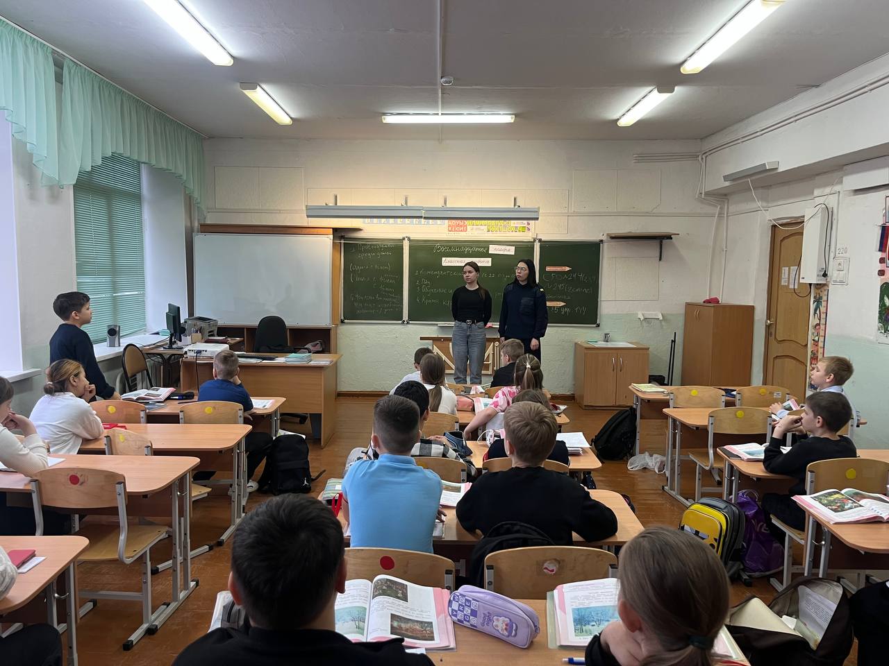 Беседы со школьниками прошли в рамках Всероссийского дня правовой помощи детям в школах Невьянска