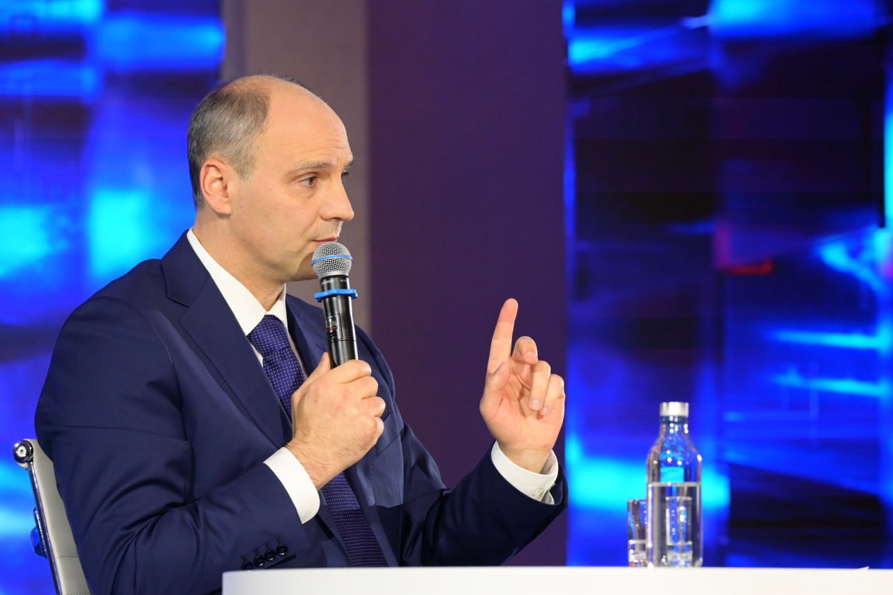 На прямой линии – губернатор Денис ПАСЛЕР