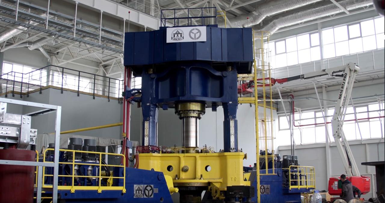 Денис Паслер сообщил о запуске нового современного цеха по выплавке титановых слитков в Свердловской области