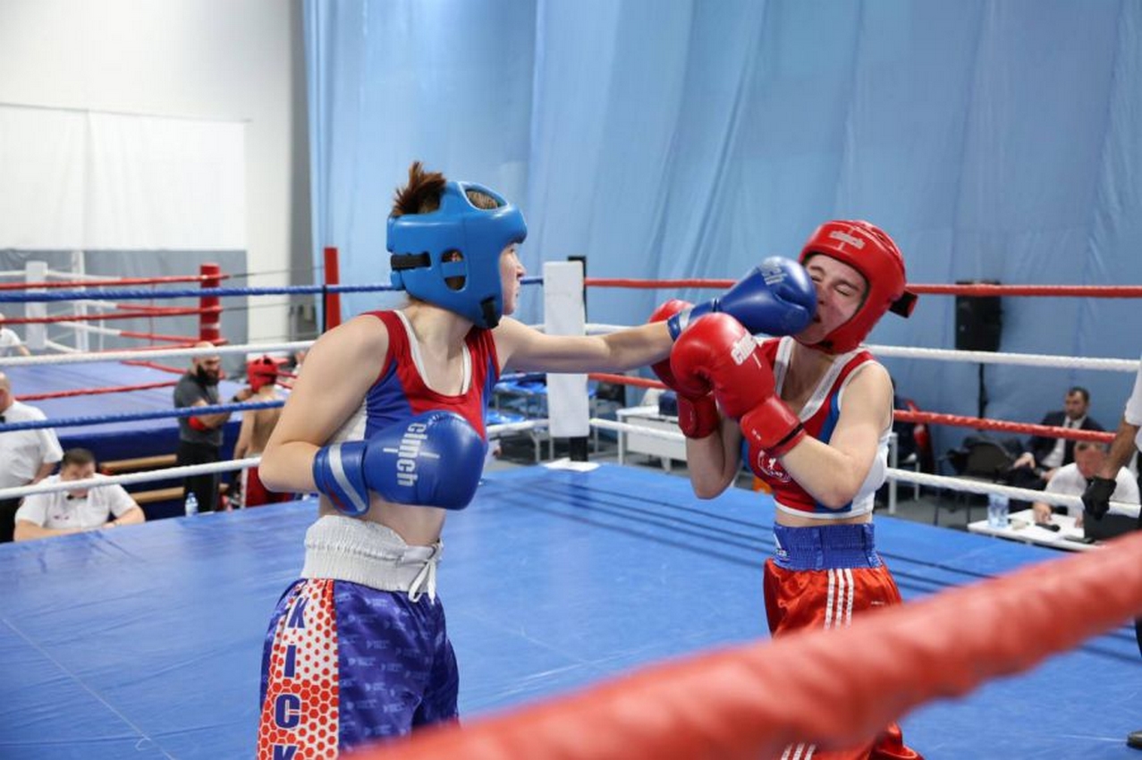 Всероссийские соревнования по кикбоксингу на призы губернатора Свердловской области Дениса Паслера стартовали в Екатеринбурге
