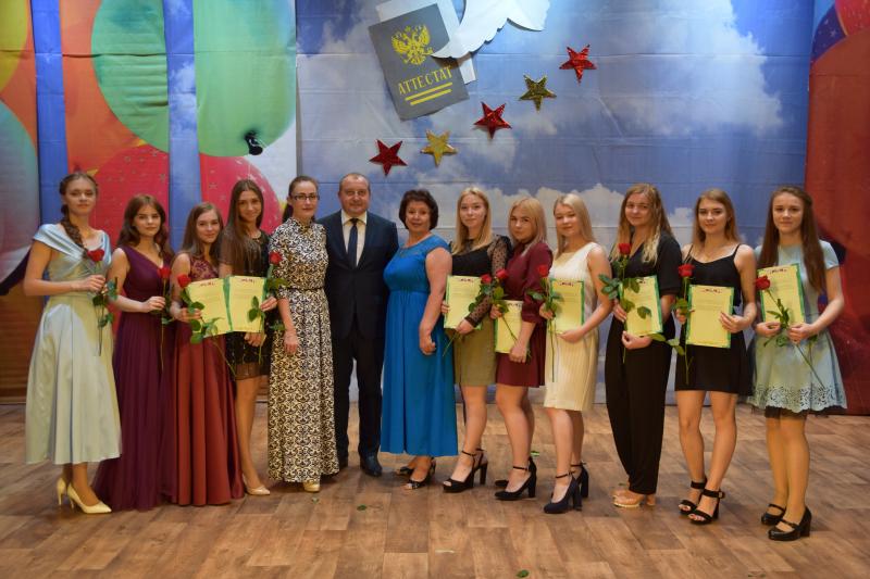 Двенадцать золотых  за успехи в учении