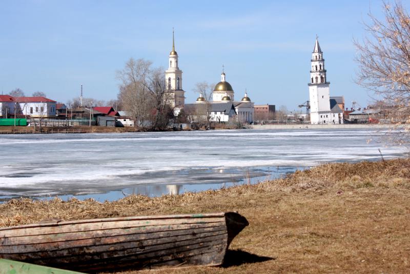 На близких подступах весны…
